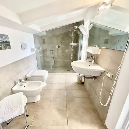 Stylish Near Bevagna And Montefalco With Sensational Views And Sleeps 14 * Belvedere (Perugia)