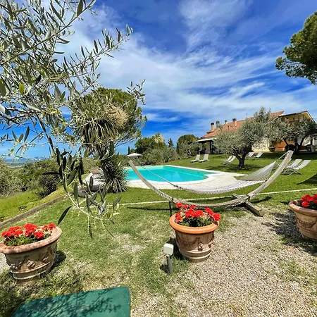 Willa Stylish Near Bevagna And Montefalco With Sensational Views And Sleeps 14 *