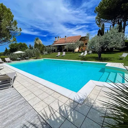 Stylish Near Bevagna And Montefalco With Sensational Views And Sleeps 14 * Belvedere (Perugia)