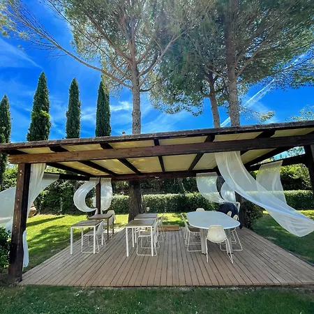 Stylish Near Bevagna And Montefalco With Sensational Views And Sleeps 14 Belvedere (Perugia)