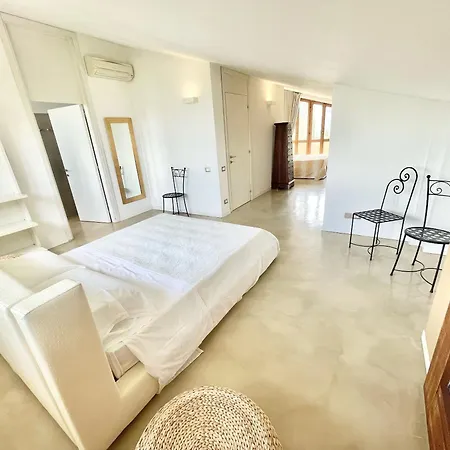 Willa Stylish Near Bevagna And Montefalco With Sensational Views And Sleeps 14