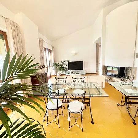 Villa Stylish Near Bevagna And Montefalco With Sensational Views And Sleeps 14 *