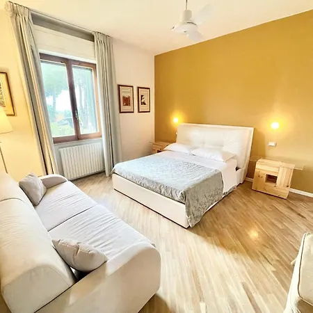 Stylish Near Bevagna And Montefalco With Sensational Views And Sleeps 14 Villa Belvedere (Perugia)