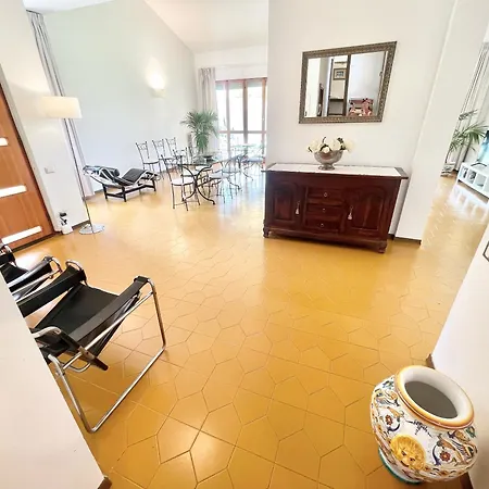 Stylish Near Bevagna And Montefalco With Sensational Views And Sleeps 14 Belvedere (Perugia)
