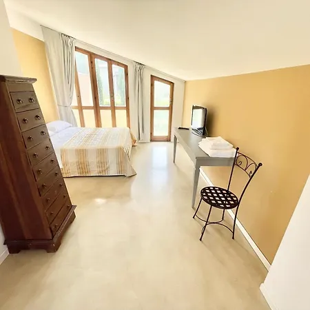 Willa Stylish Near Bevagna And Montefalco With Sensational Views And Sleeps 14