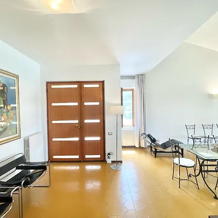 Willa Stylish Near Bevagna And Montefalco With Sensational Views And Sleeps 14
