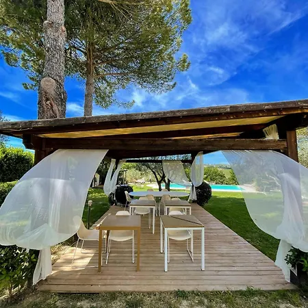 Villa Stylish Near Bevagna And Montefalco With Sensational Views And Sleeps 14 *