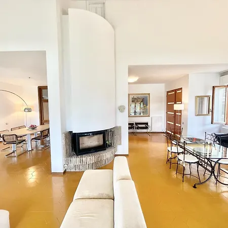 Stylish Near Bevagna And Montefalco With Sensational Views And Sleeps 14 Willa *