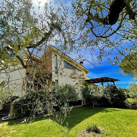 Stylish Near Bevagna And Montefalco With Sensational Views And Sleeps 14 Belvedere (Perugia)